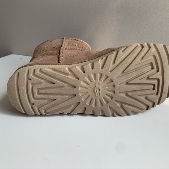 UGG Classic Gold Short Burst Boot - Picture 12 of 13